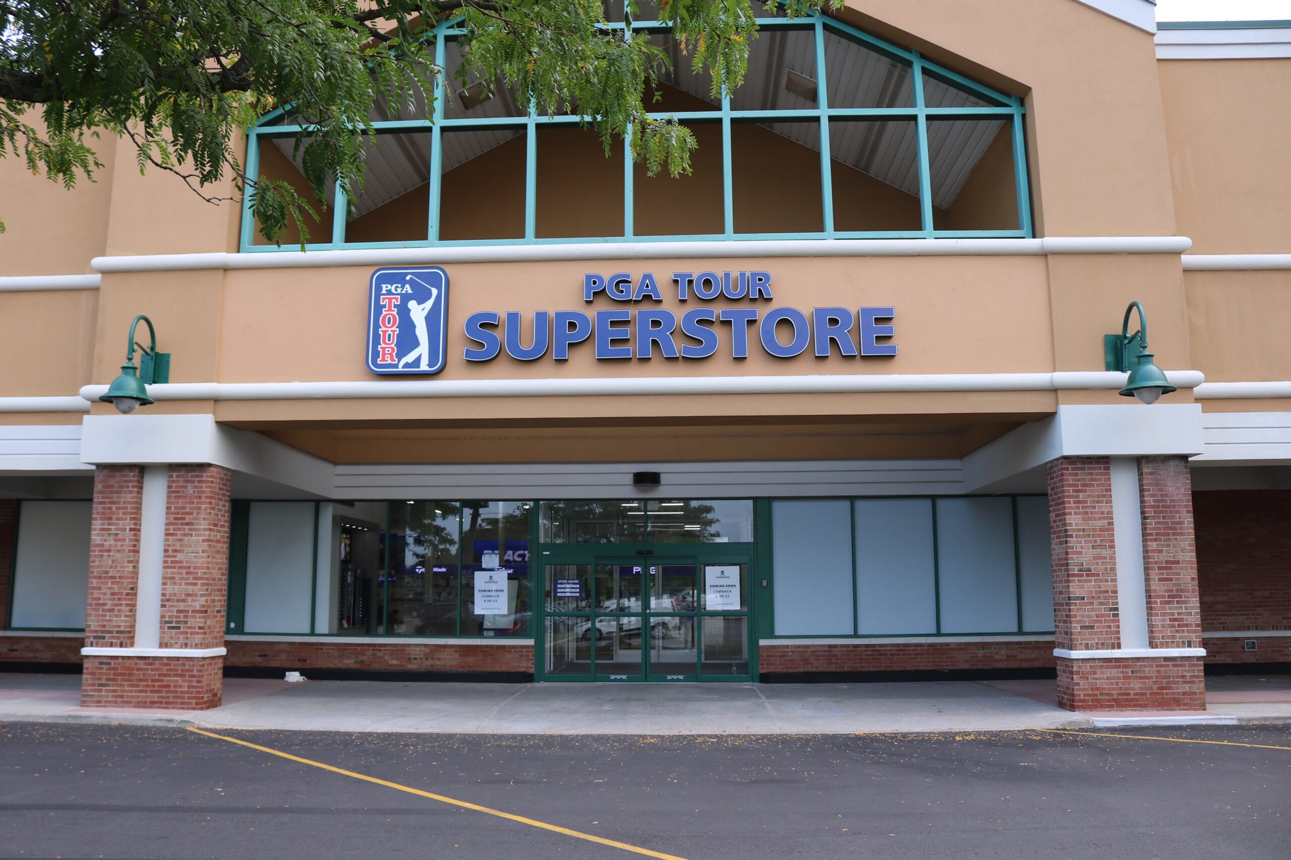Grand Opening of PGA Tour Superstore in Commack Messenger Papers